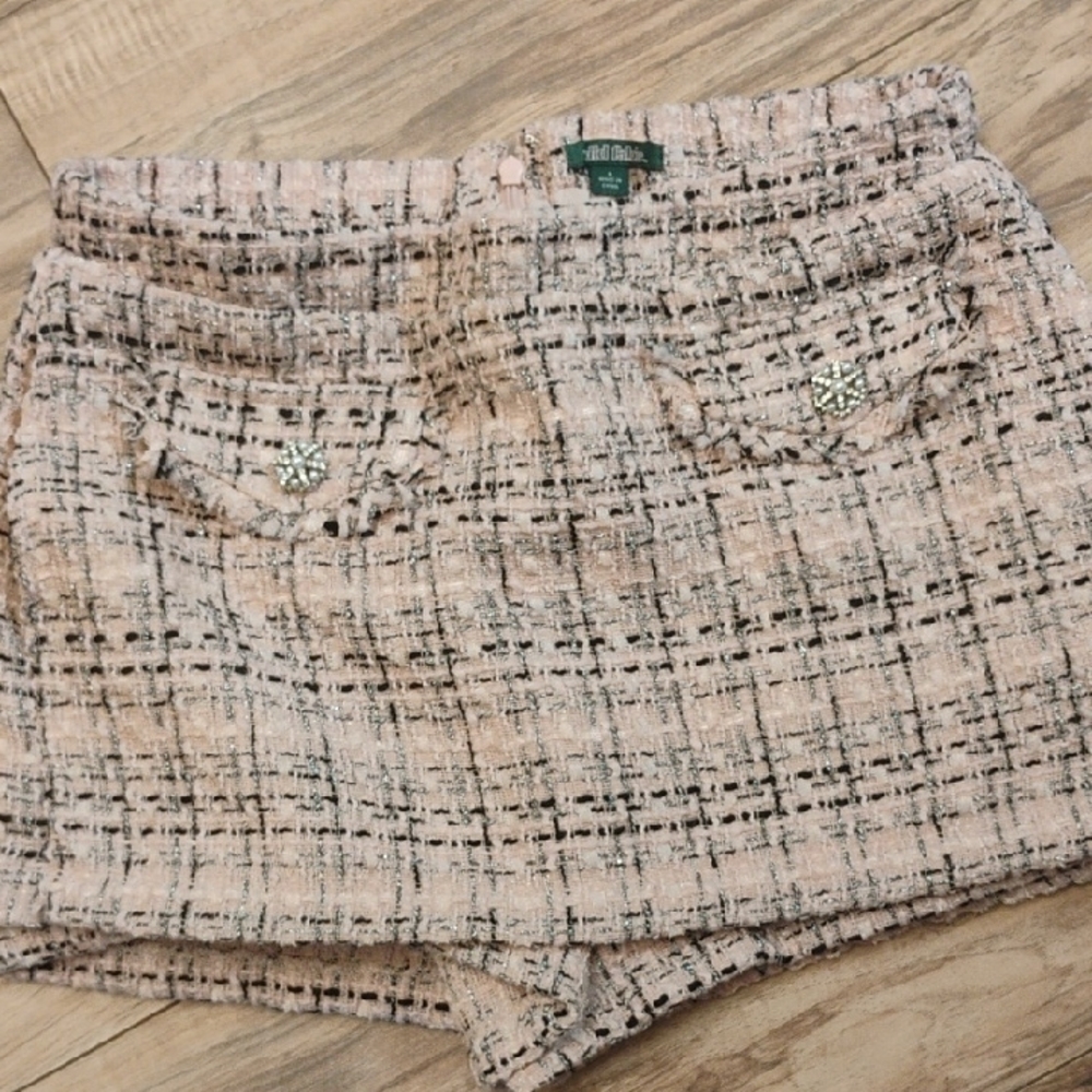 Chic Tweed Skort - Picture 2 of 4